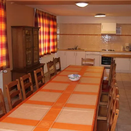 Quiet Location Terrace Ideal For Walks Cycling Waimes